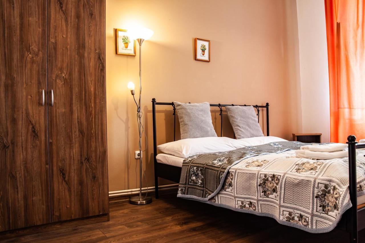 Hotel Sunflower Πράγα Εξωτερικό φωτογραφία