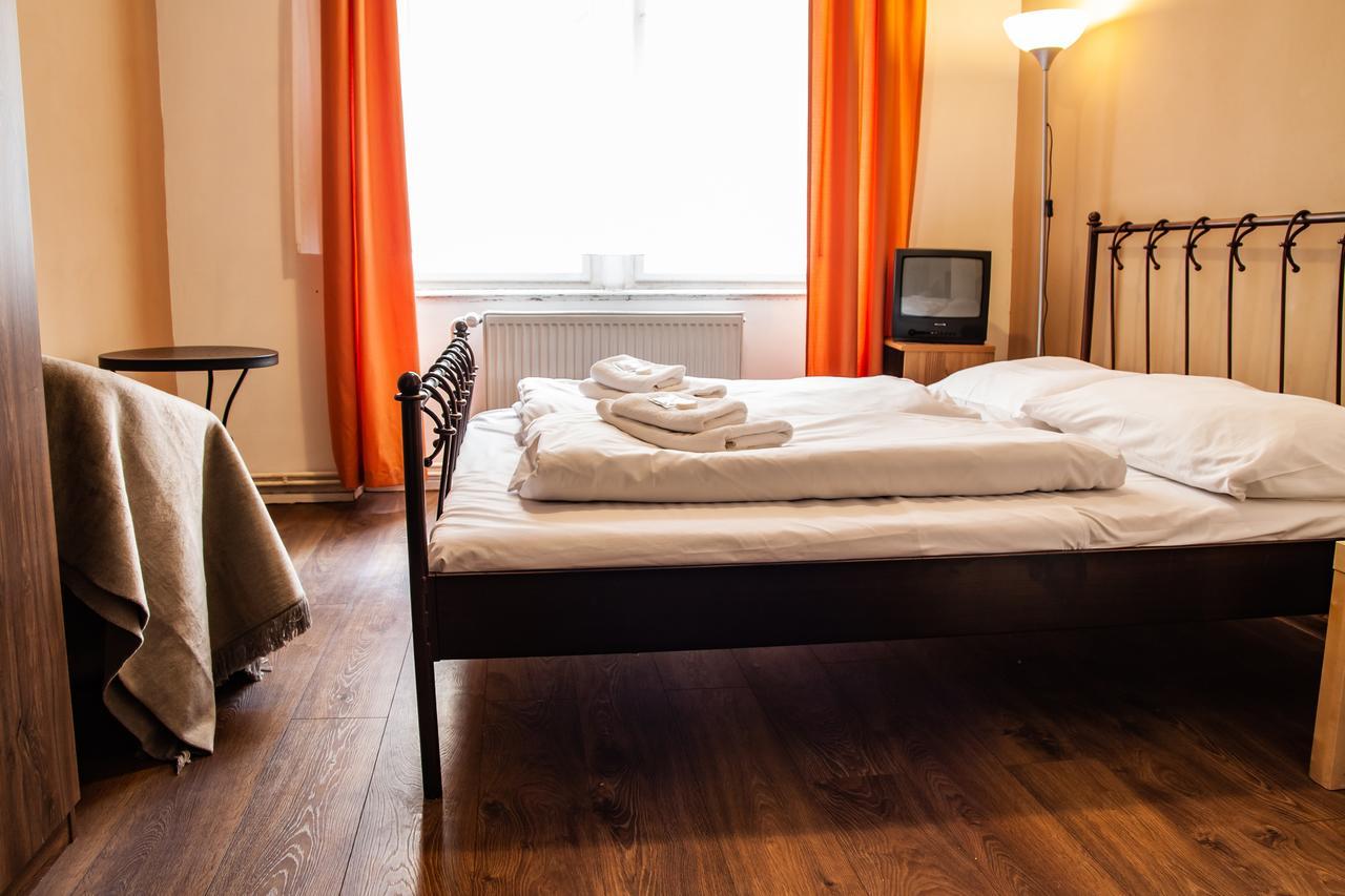 Hotel Sunflower Πράγα Εξωτερικό φωτογραφία